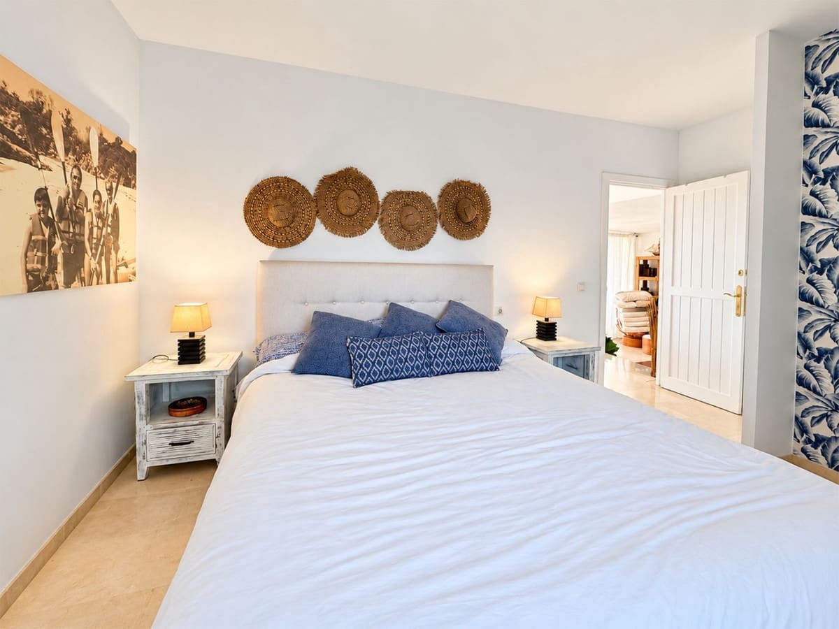 4 bedroom Apartment for sale in Cabopino with pool garage - € 1,150,000 (Ref: 10095460)