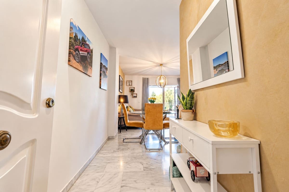2 soverom Leilighet til salgs i La Reserva med svømmebasseng garasje - € 329 900 (Ref: 10095461)