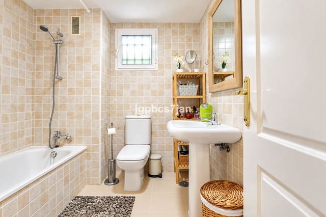 2 soverom Leilighet til salgs i La Reserva, Marbella med svømmebasseng garasje - € 329 900 (Ref: 10095461)