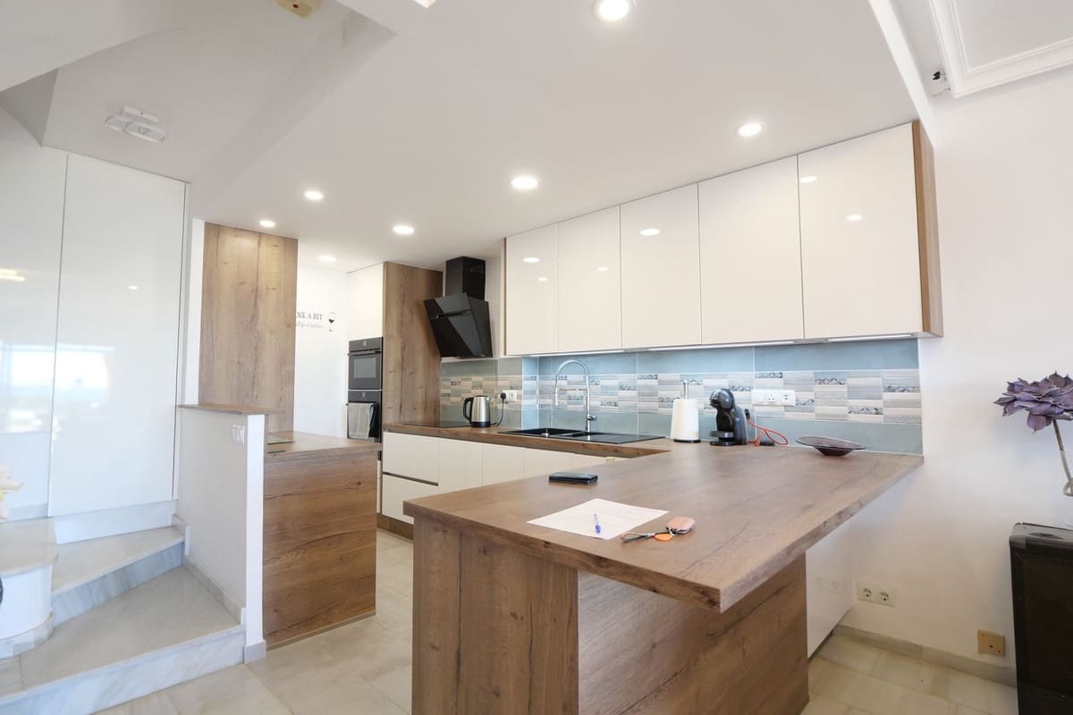 2 sovrum Radhus till salu i Calahonda med pool garage - 775 000 € (Ref: 10099565)