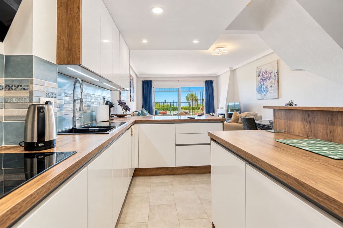 2 sovrum Radhus till salu i Calahonda med pool garage - 775 000 € (Ref: 10099565)