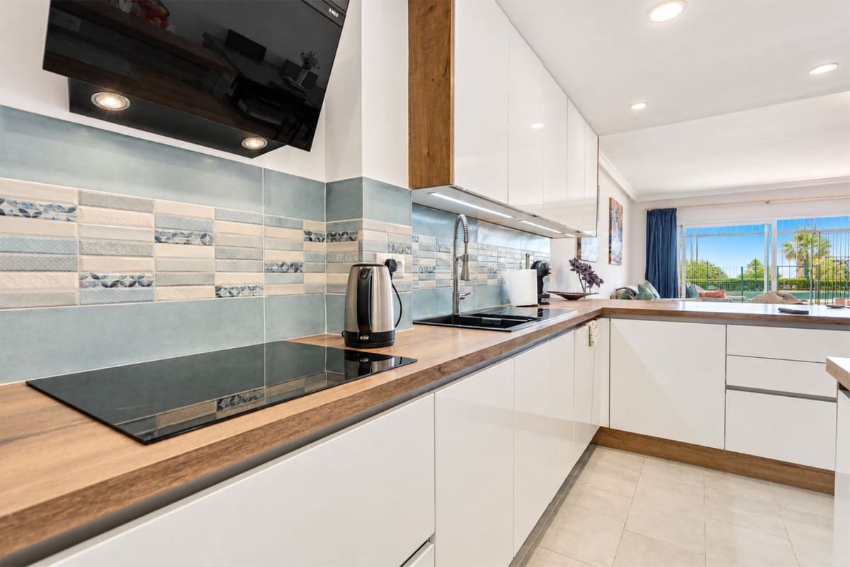 2 sovrum Radhus till salu i Calahonda med pool garage - 775 000 € (Ref: 10099565)