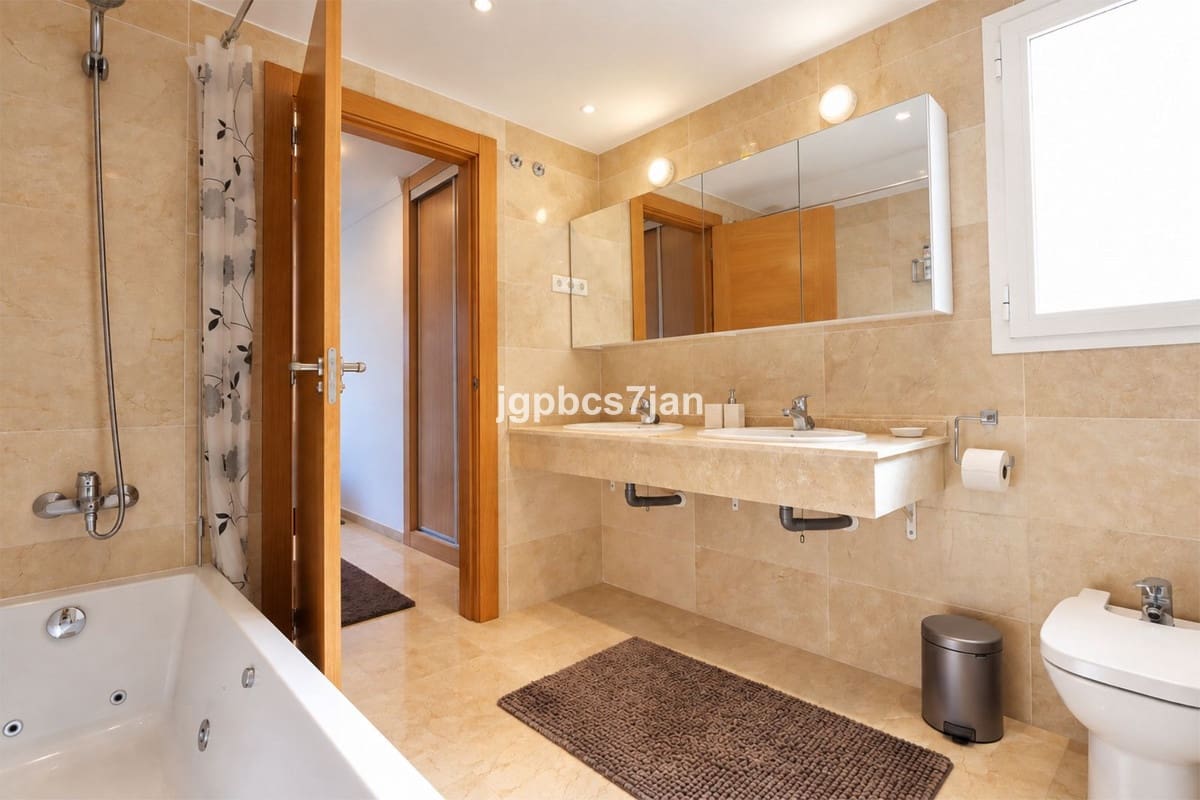 3 soverom Leilighet til salgs i La Mairena med svømmebasseng garasje - € 449 999 (Ref: 10111060)