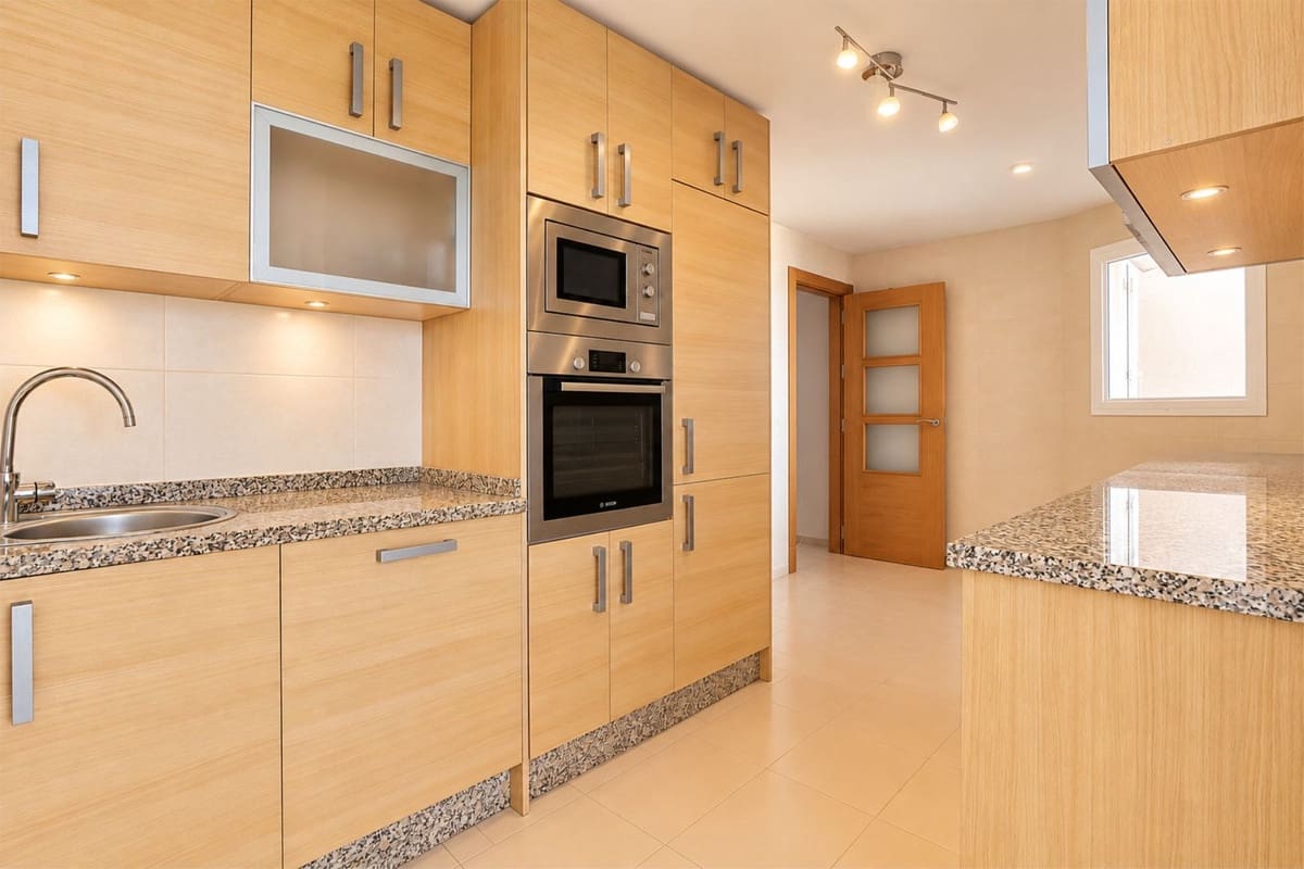 3 bedroom Apartment for sale in La Mairena with pool garage - € 449,999 (Ref: 10111060)