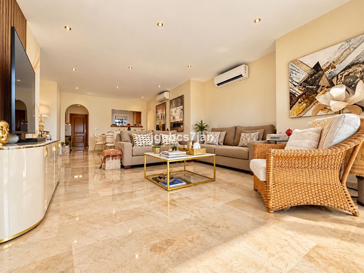 2 slaapkamer Appartement te koop in La Cala Hills met zwembad garage - € 420.000 (Ref: 10118415)