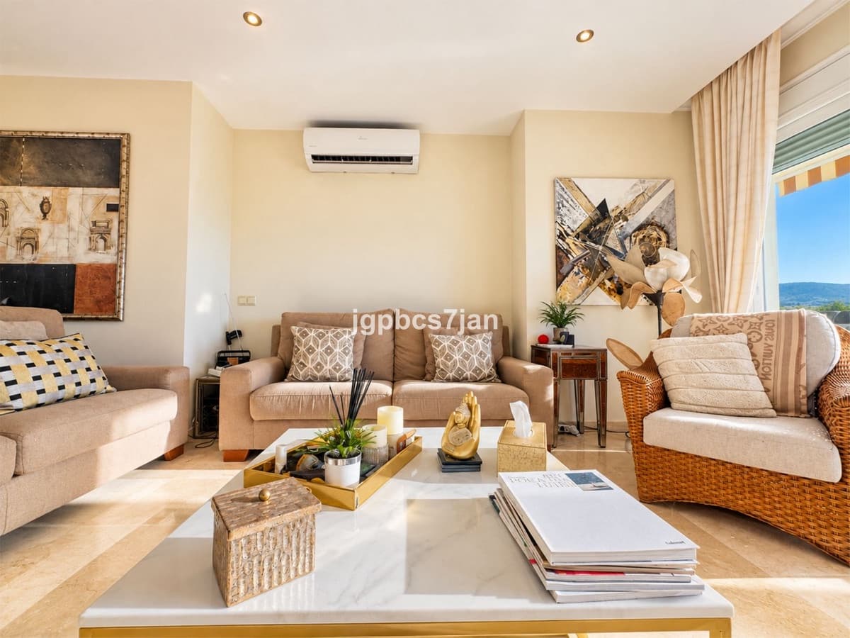2 slaapkamer Appartement te koop in La Cala Hills met zwembad garage - € 420.000 (Ref: 10118415)