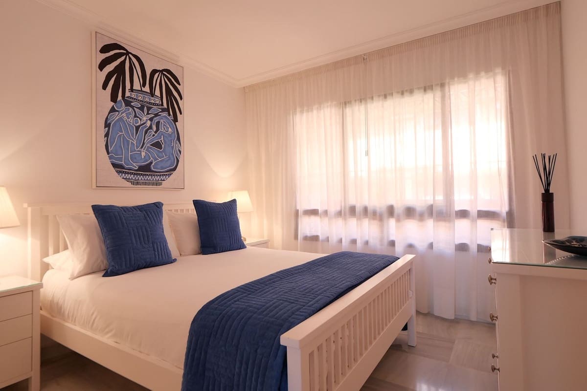 2 bedroom Apartment for sale in Cabopino with pool garage - € 489,000 (Ref: 10123374)
