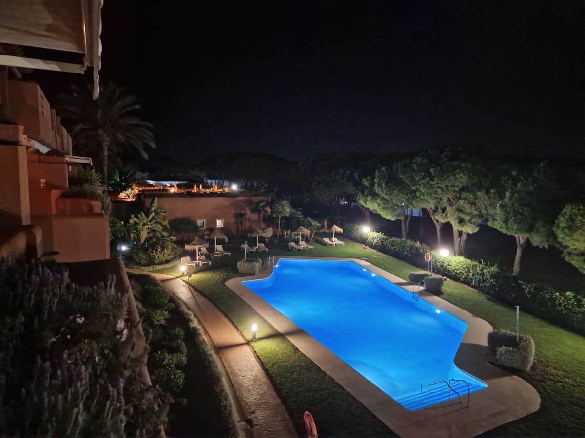 2 bedroom Apartment for sale in Cabopino with pool garage - € 489,000 (Ref: 10123374)