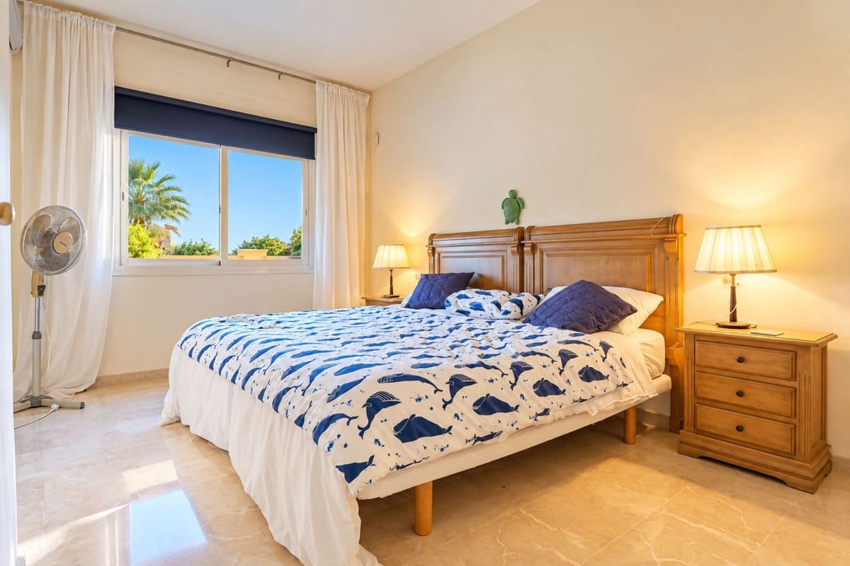3 soveværelse Lejlighed til salg i Cabopino med swimmingpool garage - € 625.000 (Ref: 10127634)