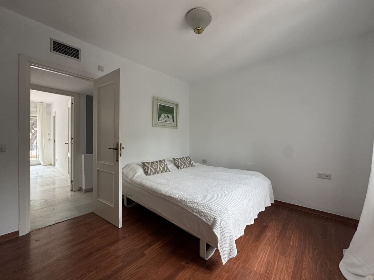 2 quarto Casa em Banda para venda em Cabopino com piscina garagem - 799 000 € (Ref: 10133031)