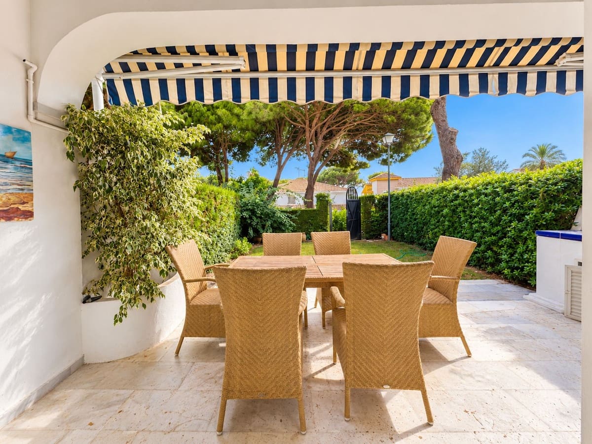 2 quarto Casa em Banda para venda em Cabopino com piscina garagem - 799 000 € (Ref: 10133031)
