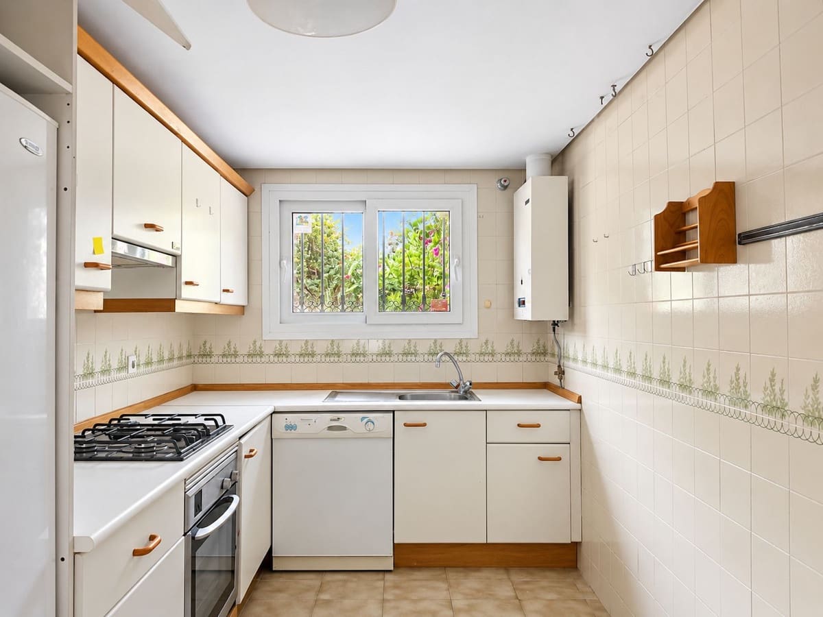 2 quarto Casa em Banda para venda em Cabopino com piscina garagem - 799 000 € (Ref: 10133031)