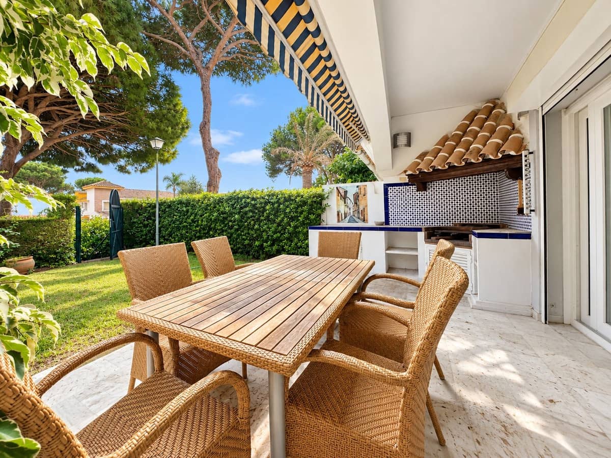 2 quarto Casa em Banda para venda em Cabopino com piscina garagem - 799 000 € (Ref: 10133031)