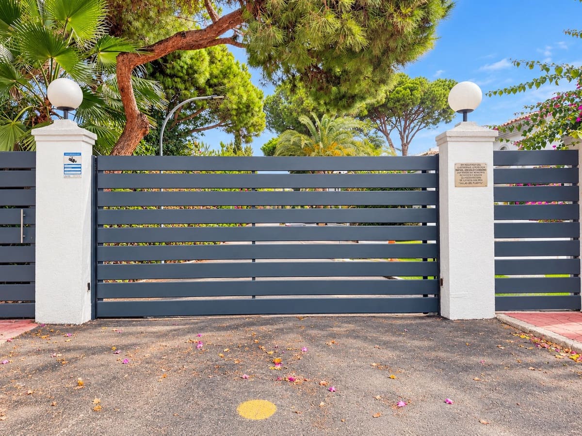 2 quarto Casa em Banda para venda em Cabopino com piscina garagem - 799 000 € (Ref: 10133031)