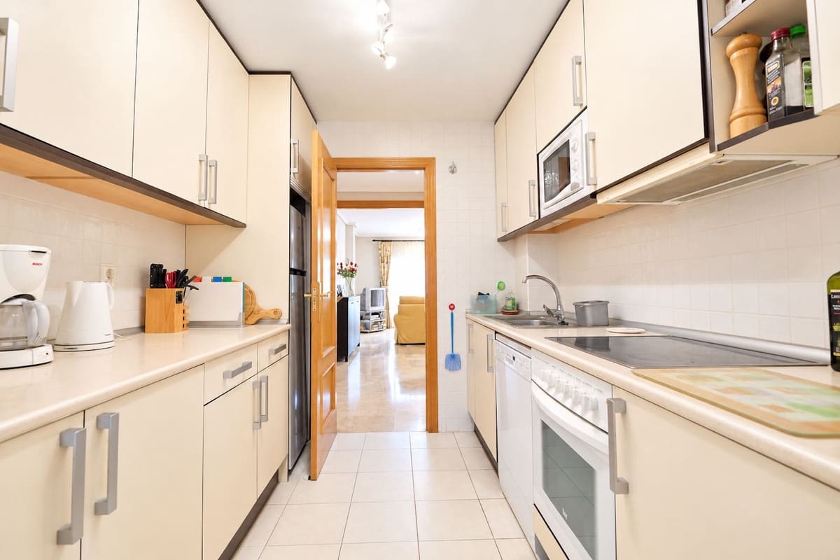 3 bedroom Apartment for sale in Cabopino with pool - € 449,900 (Ref: 10135575)