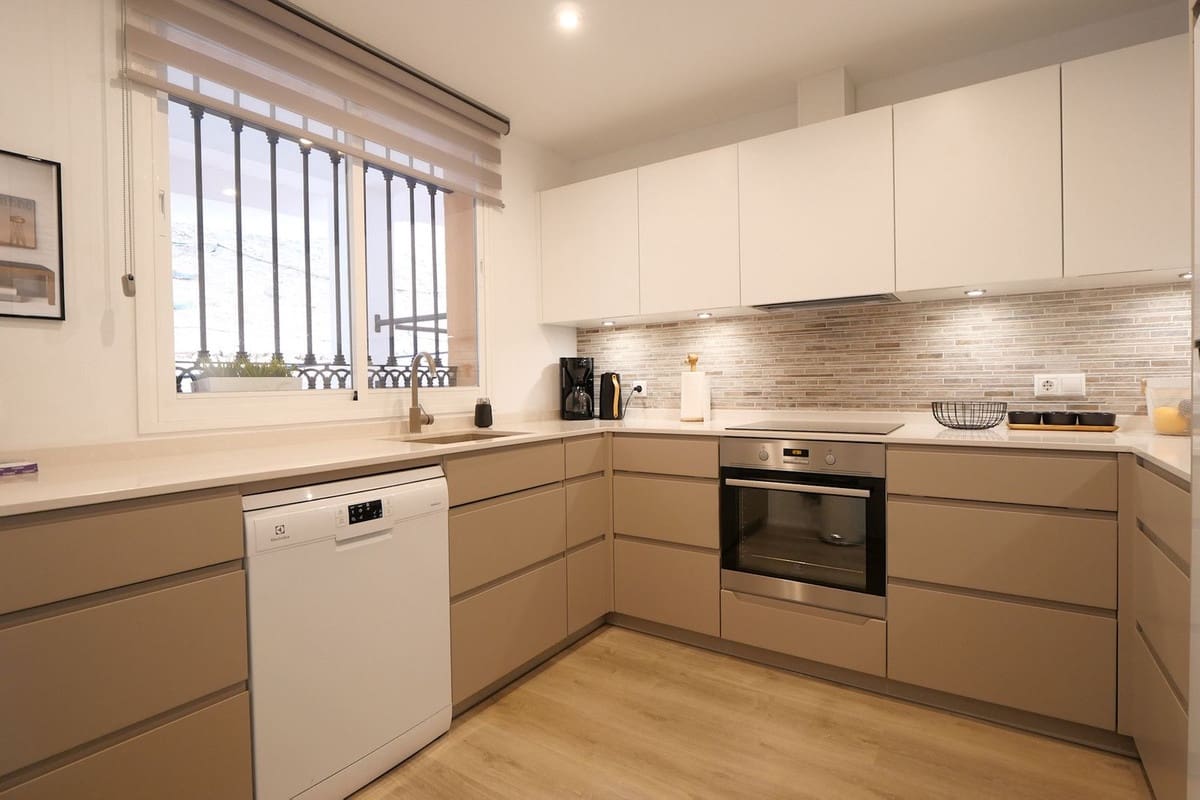 2 slaapkamer Appartement te koop in Riviera del Sol met zwembad garage - € 449.999 (Ref: 10140299)
