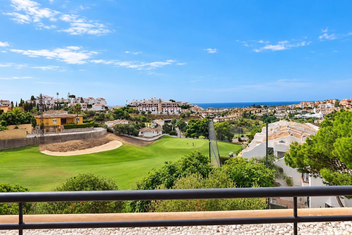 2 slaapkamer Appartement te koop in Riviera del Sol met zwembad garage - € 449.999 (Ref: 10140299)