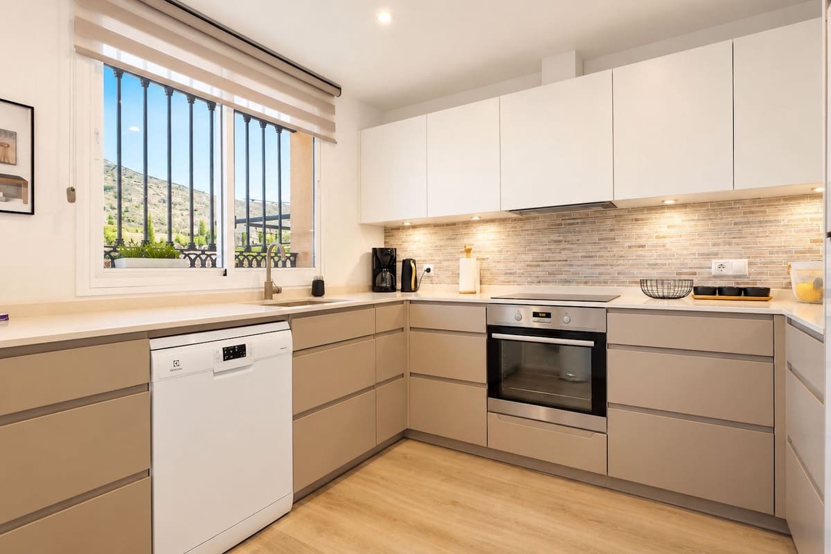 2 slaapkamer Appartement te koop in Riviera del Sol met zwembad garage - € 449.999 (Ref: 10140299)