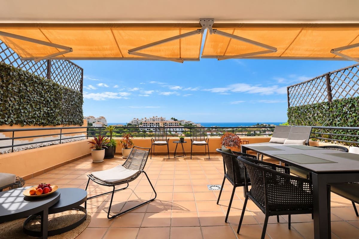 2 slaapkamer Appartement te koop in Riviera del Sol met zwembad garage - € 449.999 (Ref: 10140299)