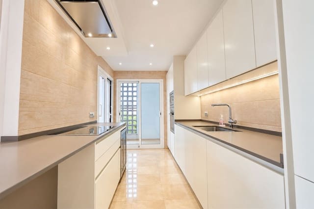 3 sypialnia Apartament na sprzedaż w La Mairena, Ojen z basenem garażem - 449 900 € (Ref: 10141326)