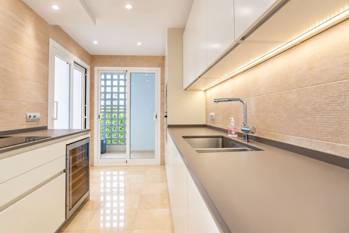 3 sypialnia Apartament na sprzedaż w La Mairena z basenem garażem - 449 900 € (Ref: 10141326)