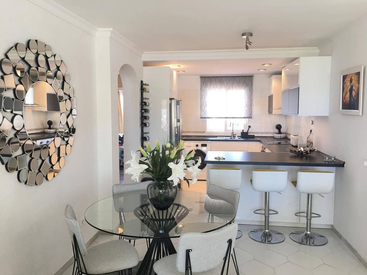 2 soveværelse Penthouse til salg i Miraflores med swimmingpool - € 410.000 (Ref: 10158546)