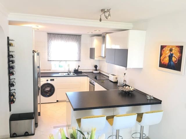 2 soveværelse Penthouse til salg i Miraflores, Mijas med swimmingpool - € 410.000 (Ref: 10158546)