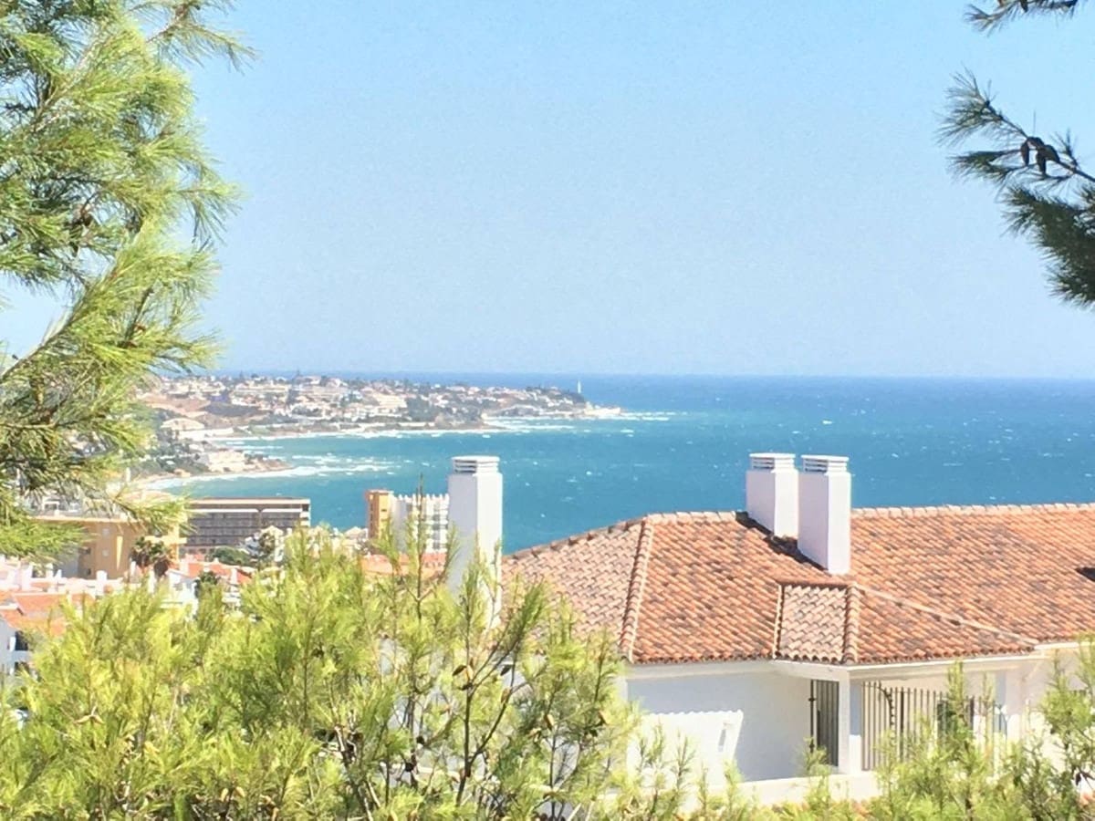 2 soveværelse Penthouse til salg i Miraflores med swimmingpool - € 410.000 (Ref: 10158546)