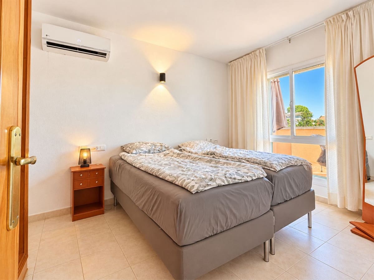 2 bedroom Apartment for sale in Fuengirola with pool garage - € 494,000 (Ref: 10162496)