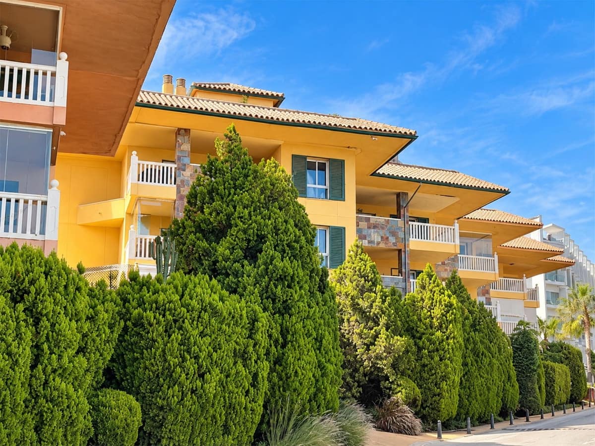 2 bedroom Apartment for sale in Fuengirola with pool garage - € 494,000 (Ref: 10162496)