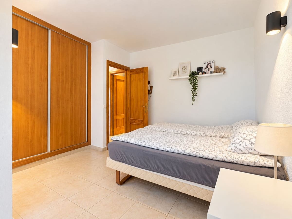 2 bedroom Apartment for sale in Fuengirola with pool garage - € 494,000 (Ref: 10162496)