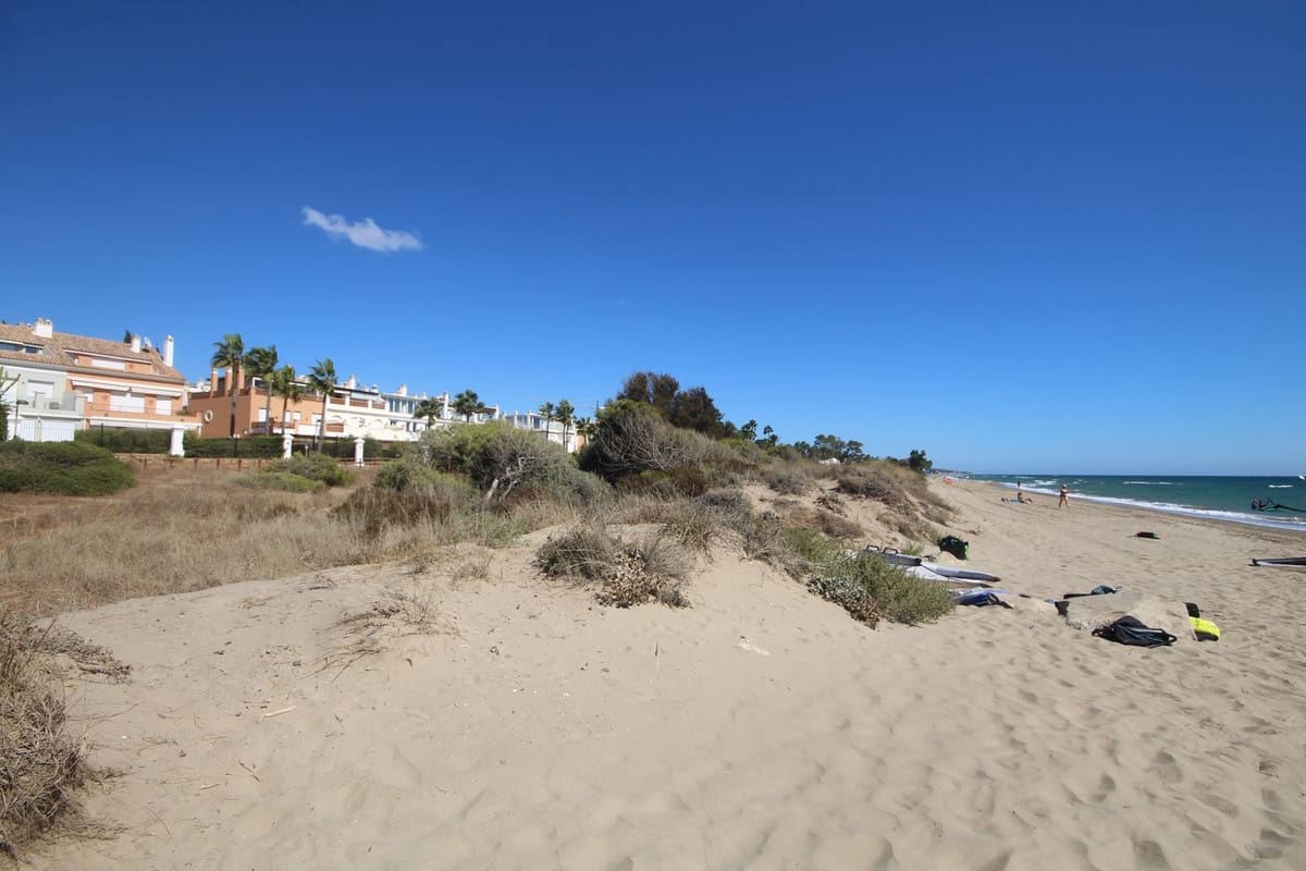 3 sypialnia Dom blizniak na sprzedaż w Bahia de Marbella z basenem garażem - 1 150 000 € (Ref: 10167072)