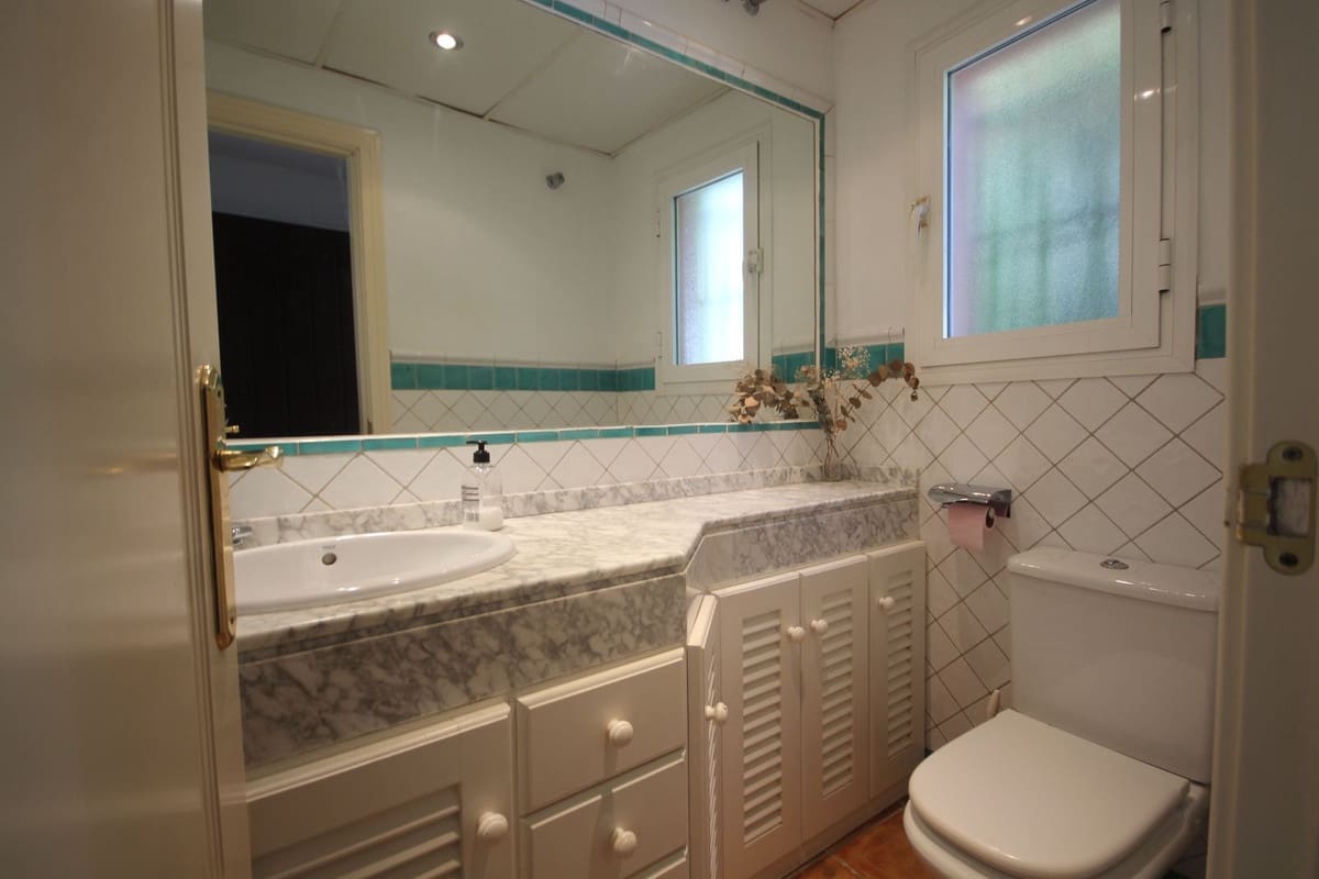 3 sypialnia Dom blizniak na sprzedaż w Bahia de Marbella z basenem garażem - 1 150 000 € (Ref: 10167072)