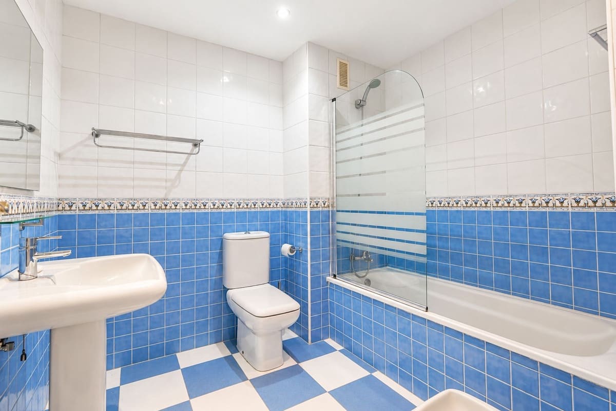 2 soveværelse Lejlighed til salg i La Reserva med swimmingpool garage - € 339.900 (Ref: 10168940)