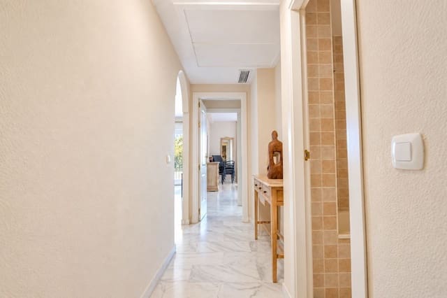 2 soveværelse Lejlighed til salg i La Reserva, Marbella med swimmingpool garage - € 339.900 (Ref: 10168940)