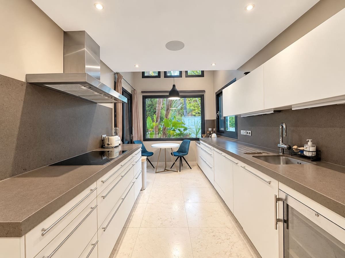 5 camera da letto Villa in vendita in Golden Mile con garage - 3.349.999 € (Rif: 10181630)