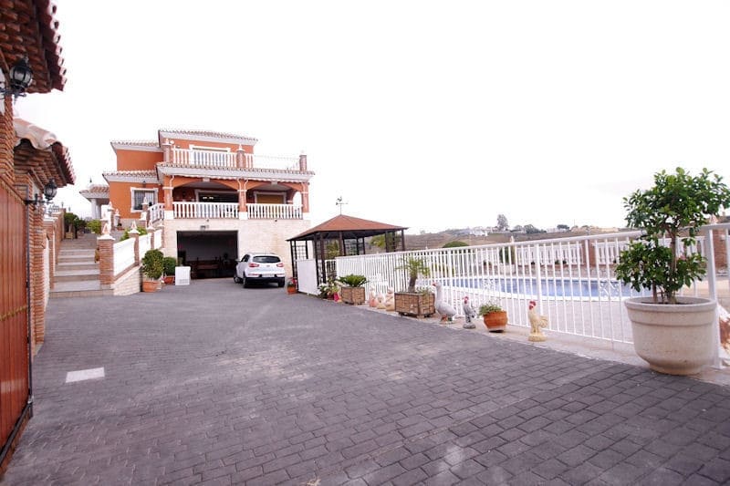 5 soverom Finca/Herregård til salgs i La Cala de Mijas med svømmebasseng garasje - € 965 000 (Ref: 3524453)