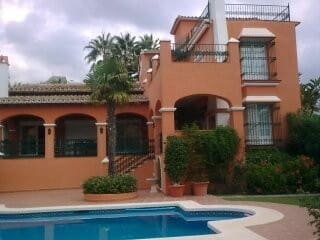 4 bedroom Villa for sale in Marbella with pool garage - € 2,200,000 (Ref: 5395997)