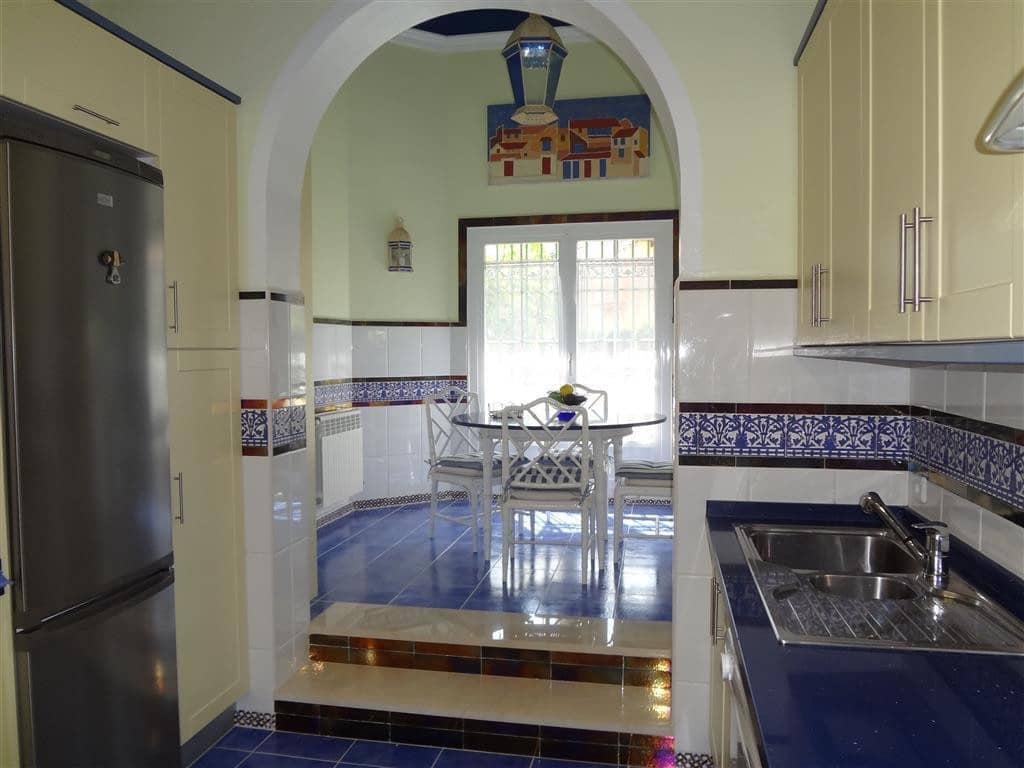 4 slaapkamer Villa te koop in Marbella met zwembad garage - € 2.200.000 (Ref: 5395997)