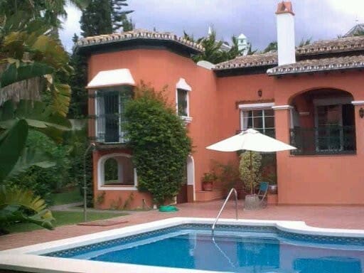 4 slaapkamer Villa te koop in Marbella met zwembad garage - € 2.200.000 (Ref: 5395997)