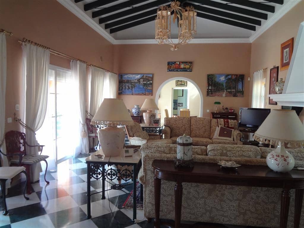 4 slaapkamer Villa te koop in Marbella met zwembad garage - € 2.200.000 (Ref: 5395997)