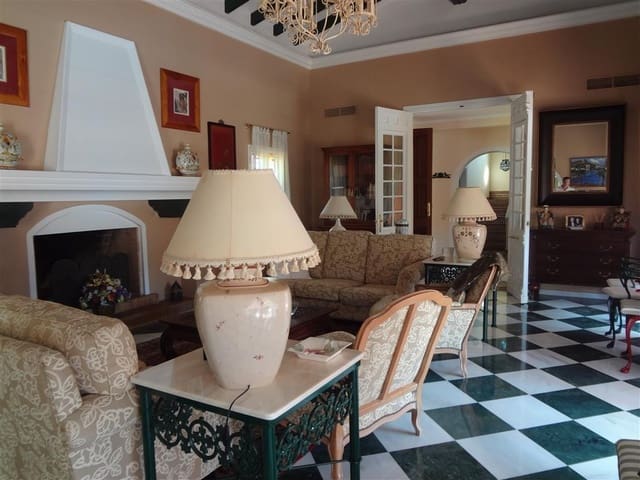 4 slaapkamer Villa te koop in Marbella met zwembad garage - € 2.200.000 (Ref: 5395997)