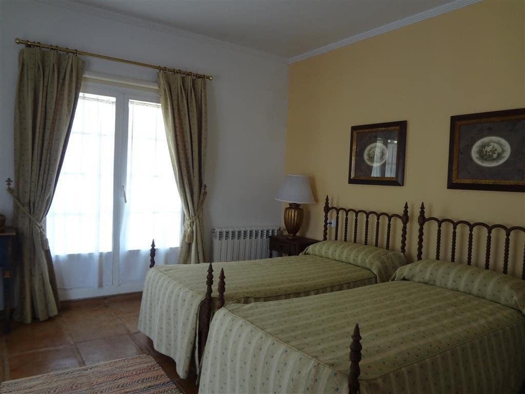 4 slaapkamer Villa te koop in Marbella met zwembad garage - € 2.200.000 (Ref: 5395997)