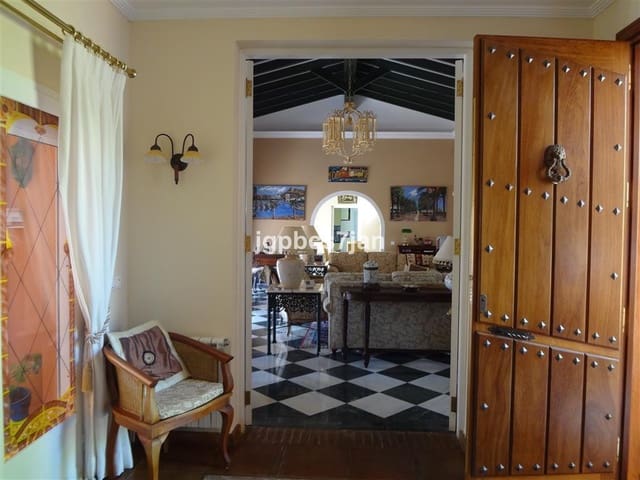 4 Zimmer Villa zu verkaufen in Marbella mit Pool Garage - 2.200.000 € (Ref: 5395997)