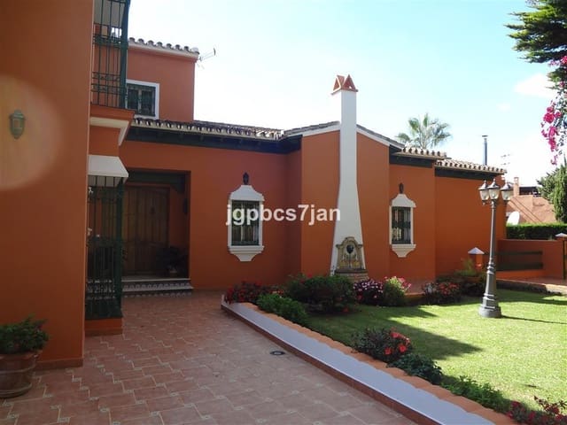 4 Zimmer Villa zu verkaufen in Marbella mit Pool Garage - 2.200.000 € (Ref: 5395997)