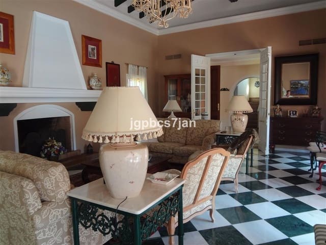4 Zimmer Villa zu verkaufen in Marbella mit Pool Garage - 2.200.000 € (Ref: 5395997)