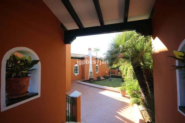 4 Zimmer Villa zu verkaufen in Marbella mit Pool Garage - 2.200.000 € (Ref: 5395997)