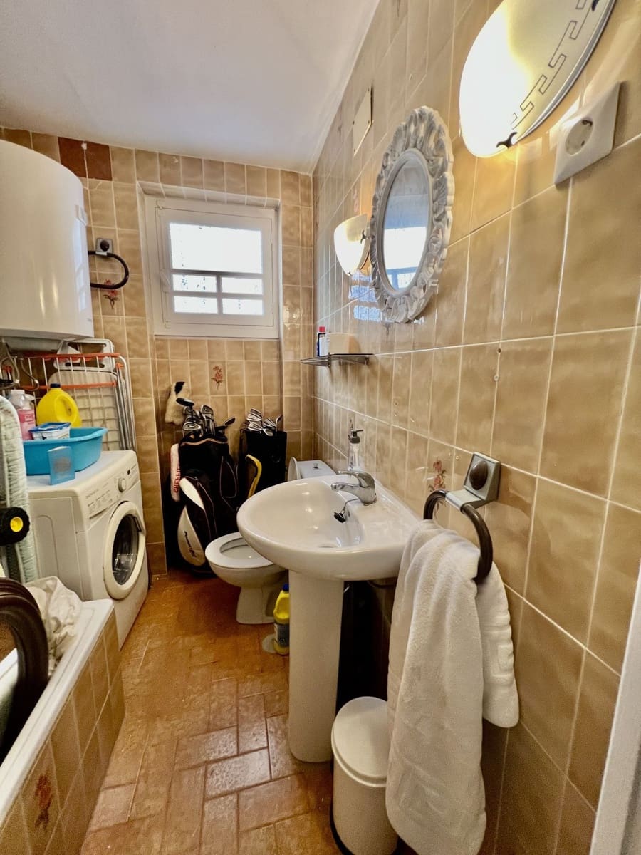 2 soveværelse Virksomhed til salg i Cabopino med swimmingpool - € 325.000 (Ref: 7956762)