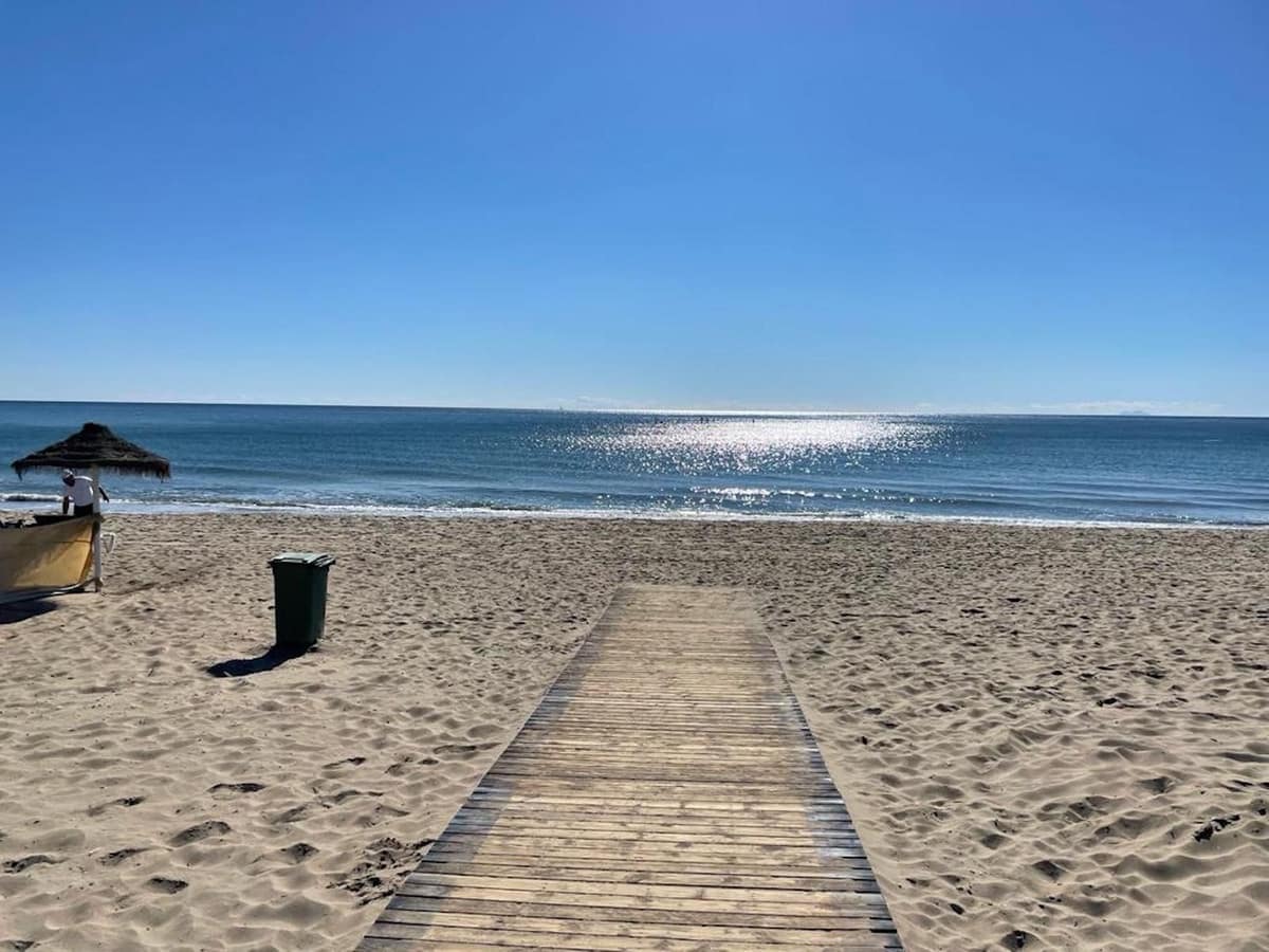 2 soveværelse Virksomhed til salg i Cabopino med swimmingpool - € 325.000 (Ref: 7956762)