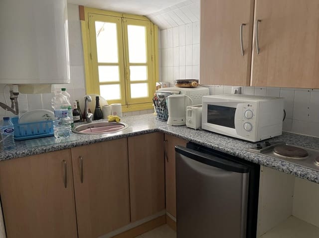 2 soveværelse Virksomhed til salg i Cabopino, Marbella med swimmingpool - € 325.000 (Ref: 7956762)